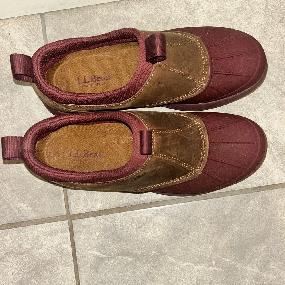 L.L. Bean Brown and Burgundy Winter Clogs - Picture 2 of 3